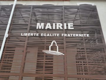 Maire de Tresserre, façade et logo