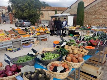 Fruits et légumes au marché de Tresserre